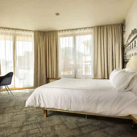 シティ リュブリャーナ 4*