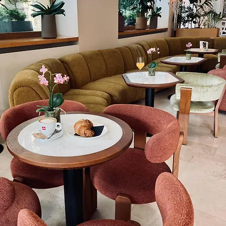 City Hotel Ljubljana 4*