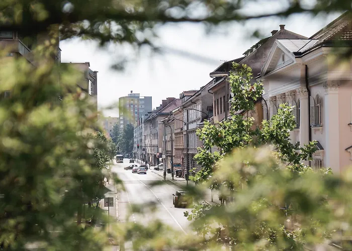 City Hotel Ljubljana 4* Liubliana