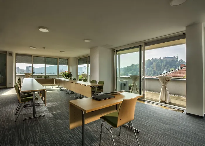 City Hotel Ljubljana 4* Liubliana