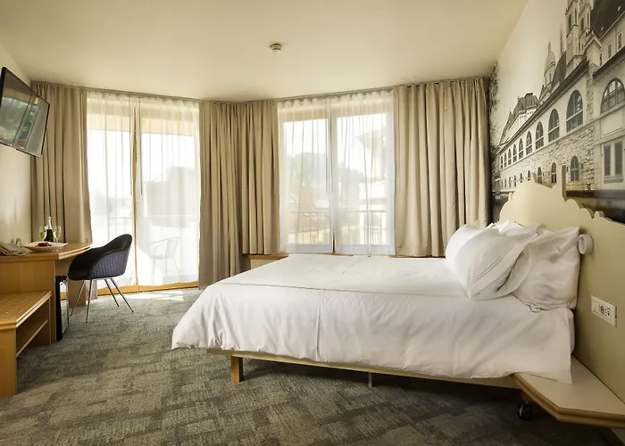 City Hotel Ljubljana 4*